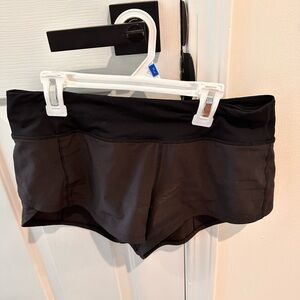 Lululemon Speed Up 2.5 inch shorts